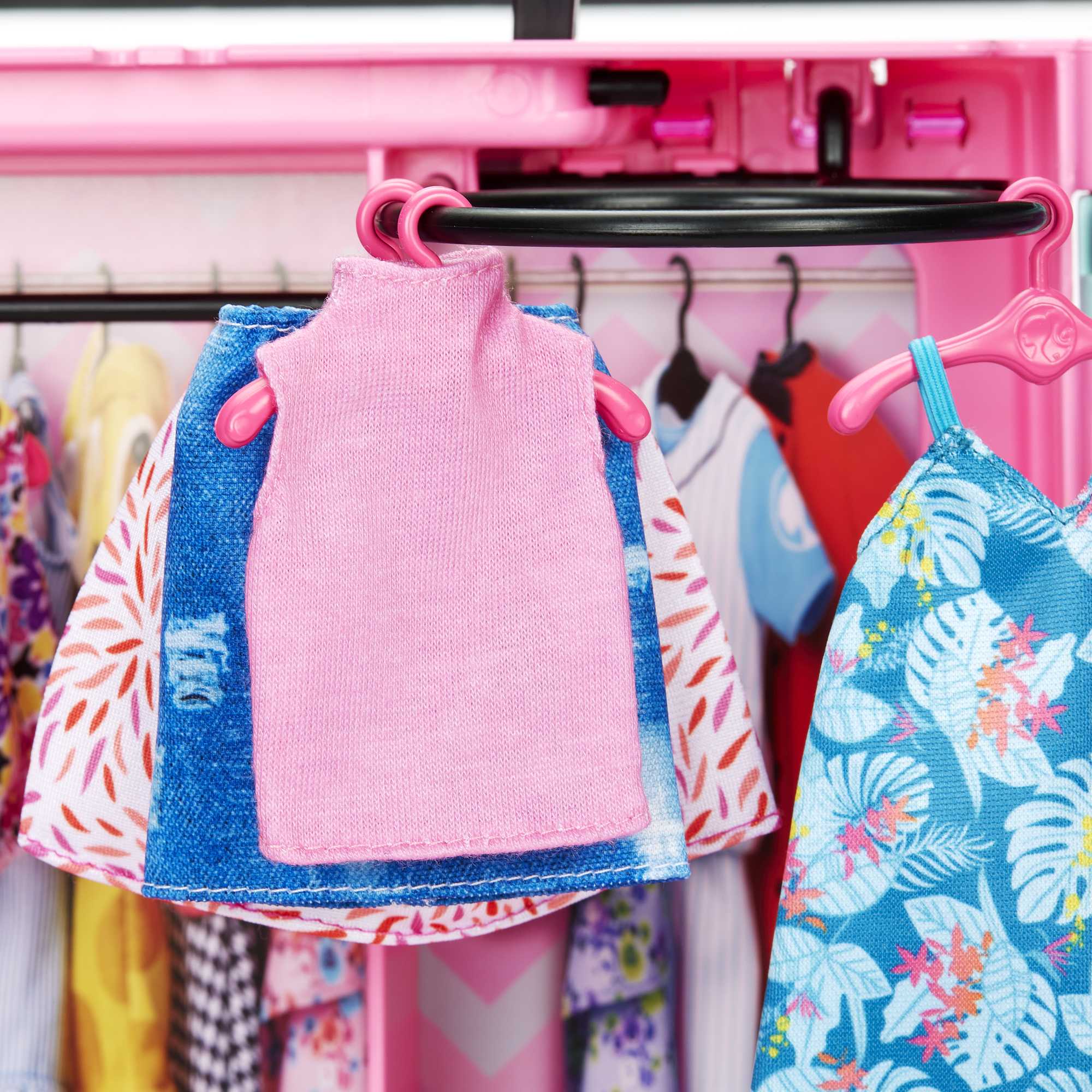 Barbie Coffret de Jeu Armoire Mode, 3 Tenues, Accessoires, 3-8 Ans
