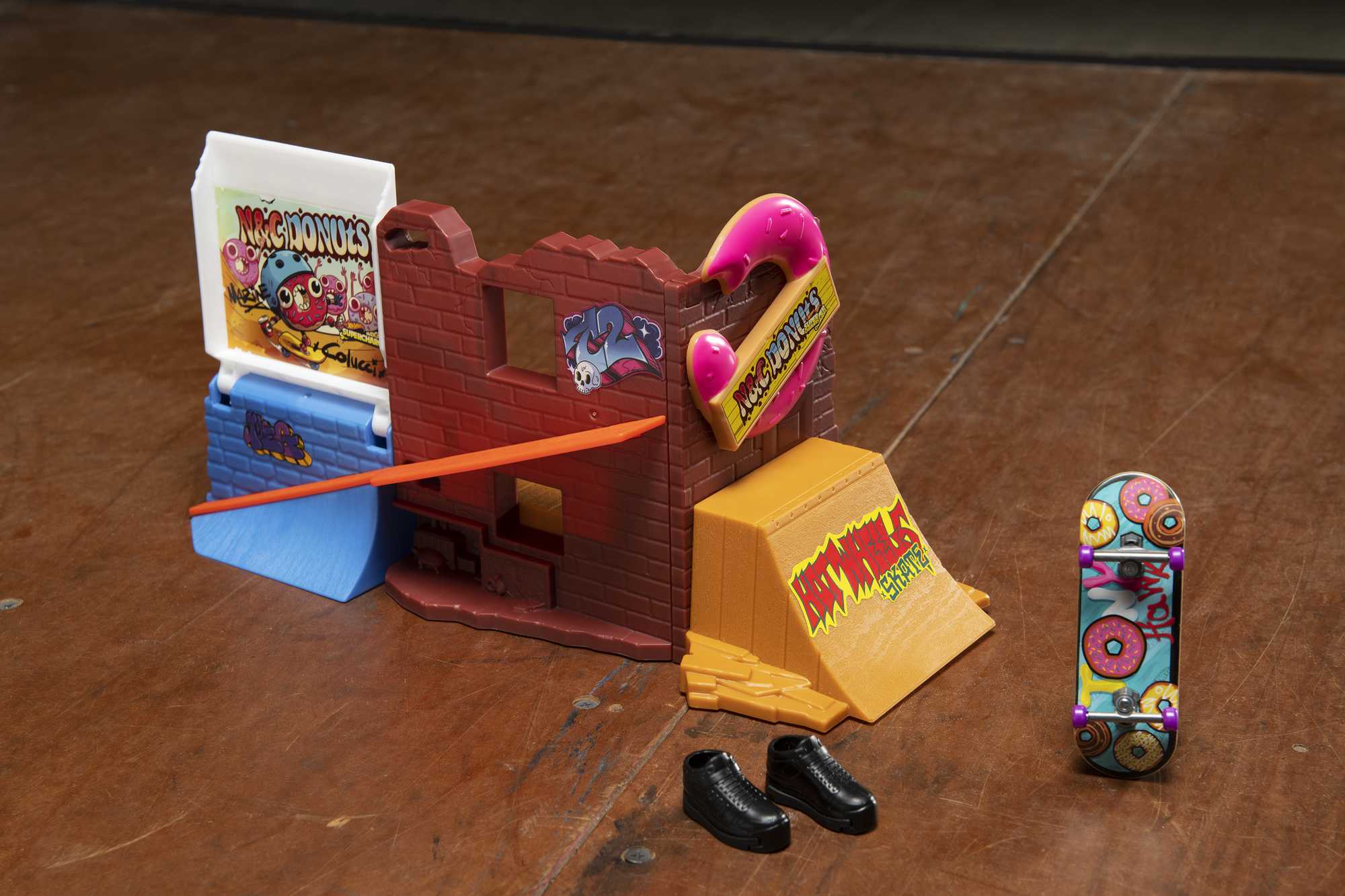 Hot Wheels Skate Pista de Juguete Set Tienda de Dona