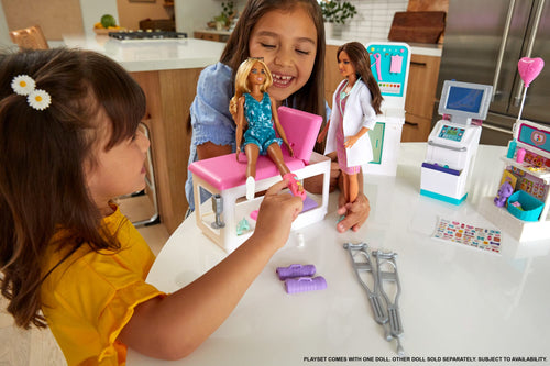 Barbie Fast Cast Clinic Playset With Brunette Barbie Doctor Doll, 4 Play Areas, 30+ Play Pieces